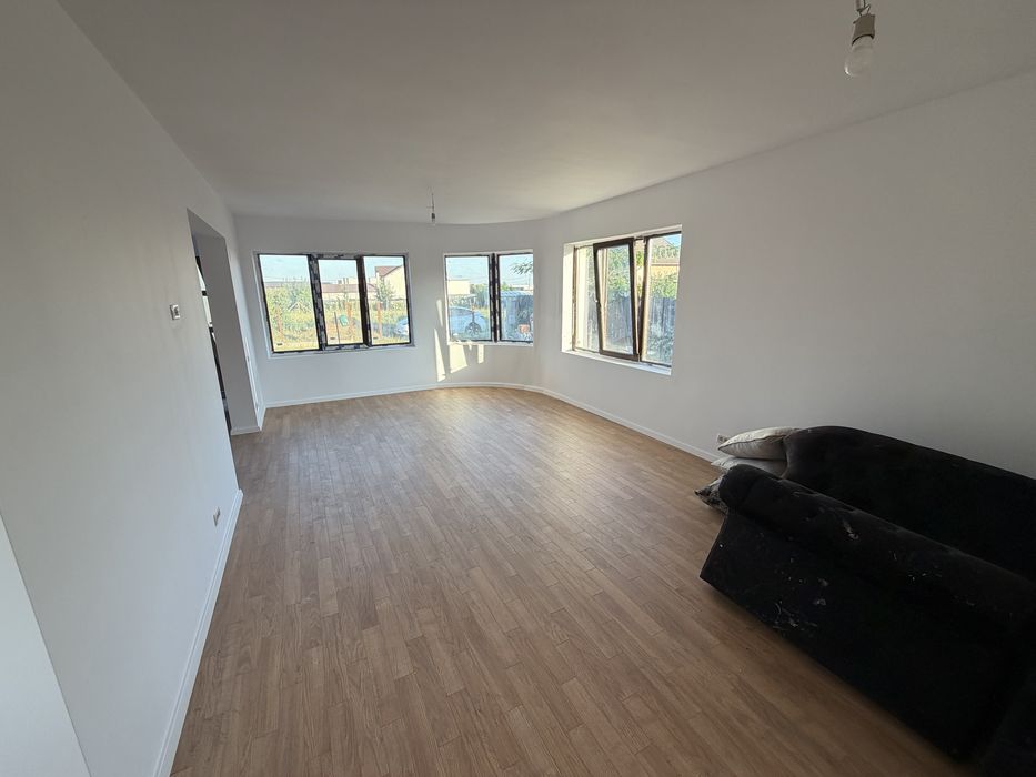 Vand casa vila 3 dormitoare Stefanesti persoana fizica se accepta schimburi auto sau imobiliare