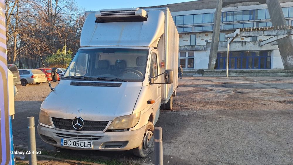 Vând Mercedes sprinter 413