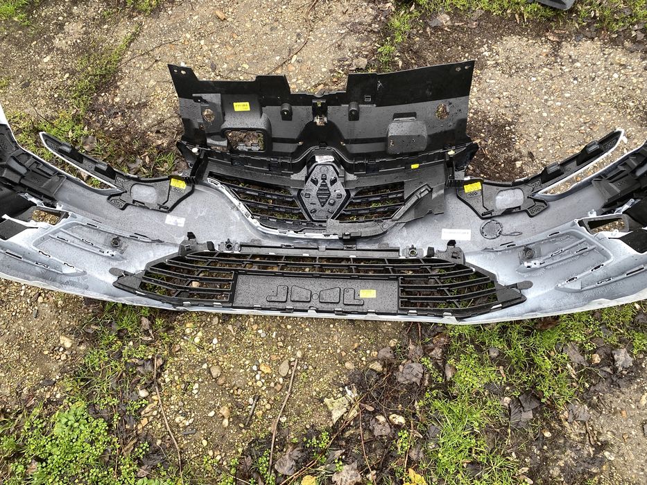 Far bara Renault Megane 4 facelift 2020 - 2024 grile bara fata
