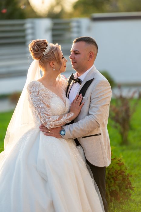 Vand rochie de mireasa