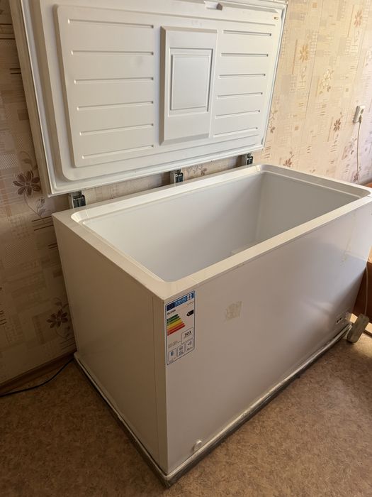 Продам морозильник