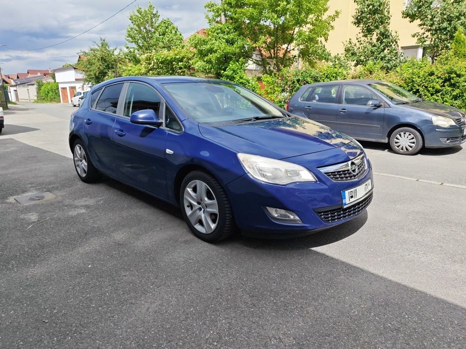 OPEL Astra 2011 — imagine 3