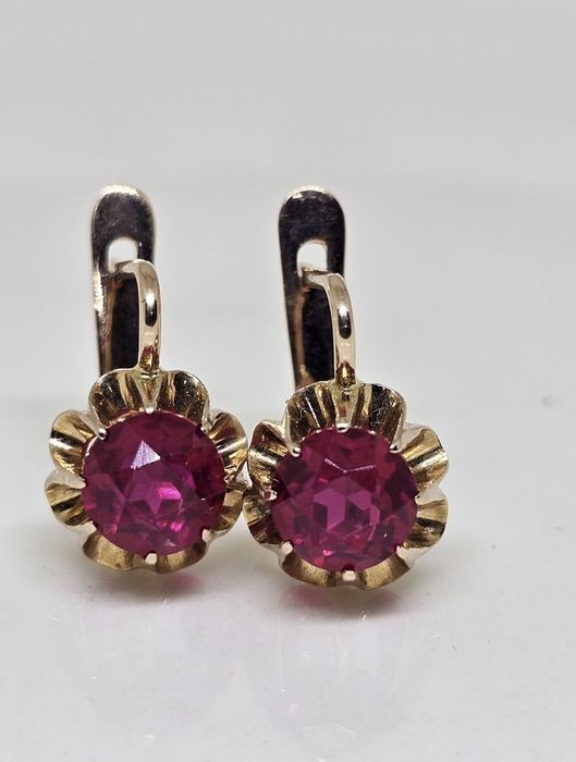 Золотые серьги 583 пробы с рубинами