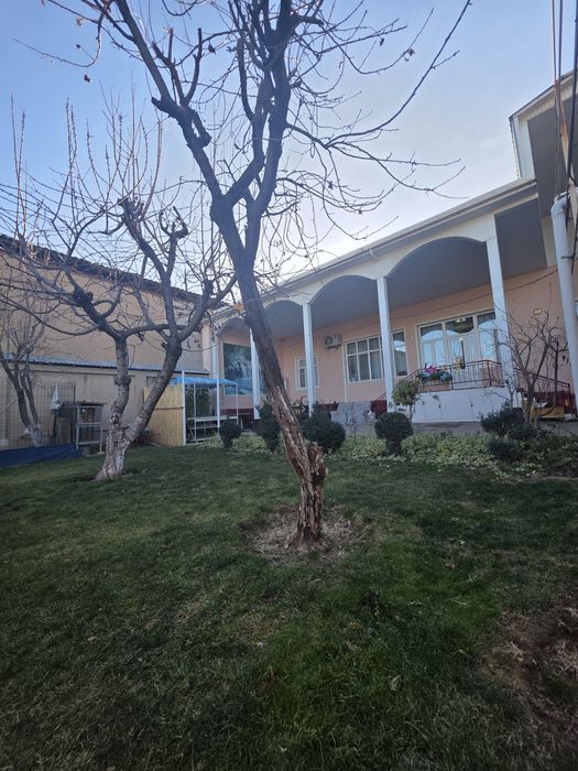 Кибрай тумани Бирлик махалласида 6 сотих 7 хонали  уй сотилади.