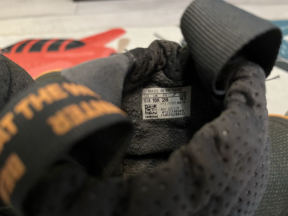 Ботуши Адидас номер 26 и 28