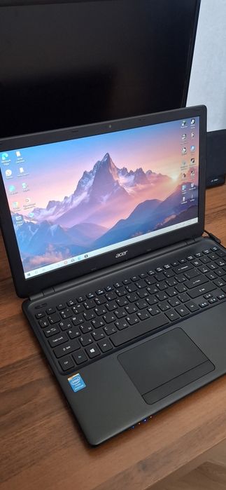 Ноутбук Acer Aspire e1