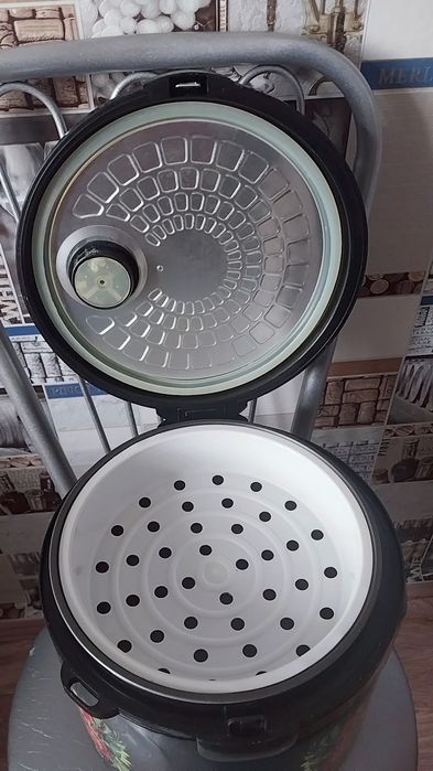 Продам мультиварку не дорого