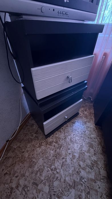 Продам спальные гарнитуры 2шт и диван