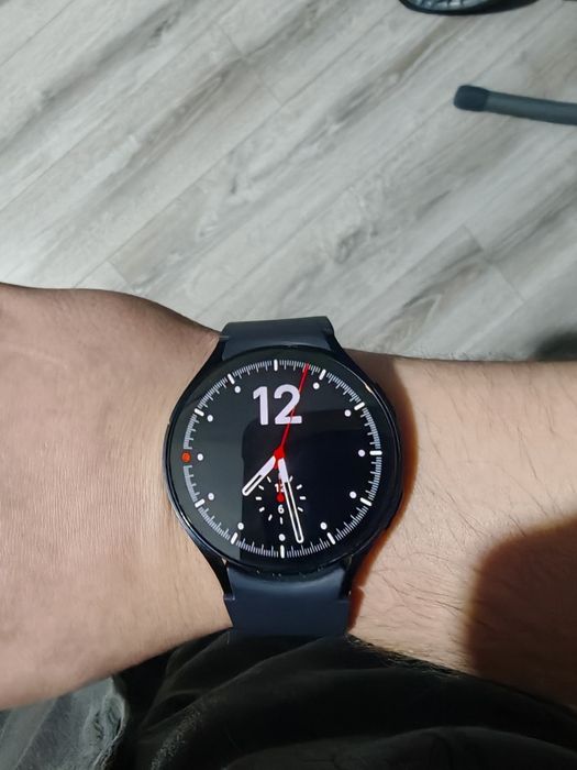 Часы Samsung Galaxy Watch 6