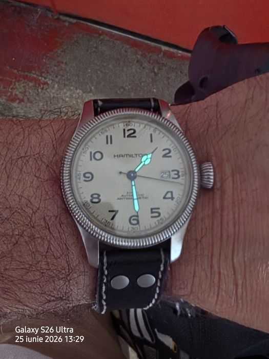Hamilton Khaki Field 42 mm automatic ieșit din producție 
Pioneer Automatique 42mm