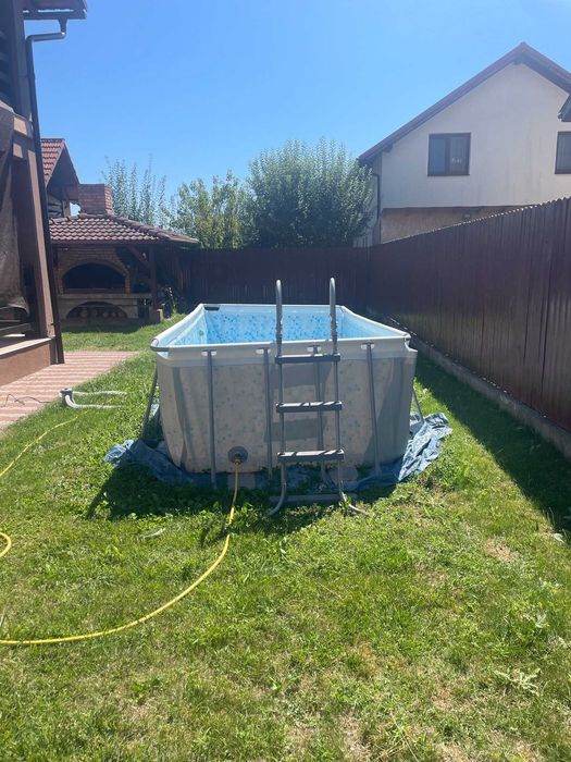 Piscină cadru metalic mare, stare foarte bună – ideală pentru familie