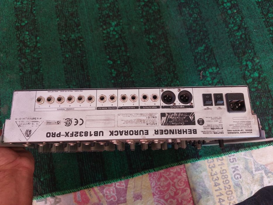 Pult behrenjir 18x32 usb