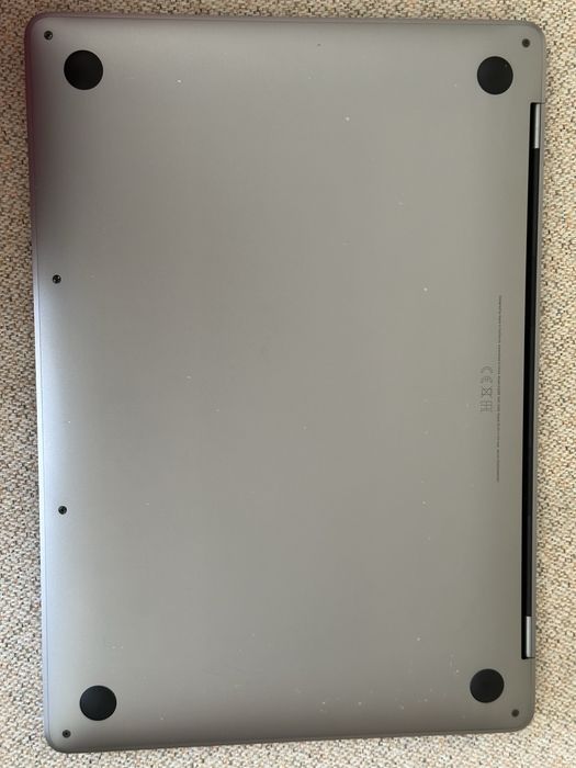 MacBook Pro 13” (2020) с touch bar