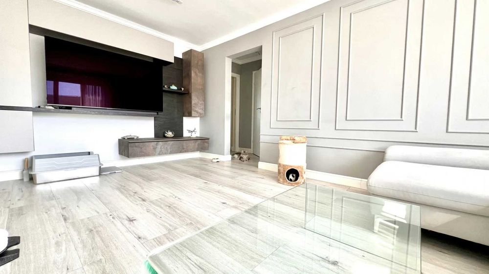 Direct proprietar,renovat complet,parc IOR,metrou Titan,Scoala Hamburg,ParkLake mall,Apartament 3 camere,2 balcoane închise,unul amenajat ca birou