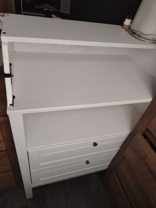 Sundvik маса за повиване детски скрин