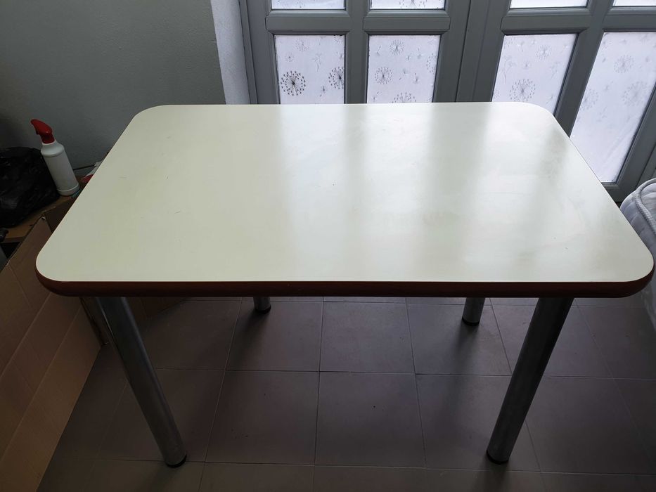 Masa MDF-picioare inox-robusta-bucatarie