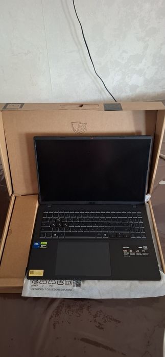 Мощный игровой ноутбук Asus Core 7 240H 16/512GB RTX5060 как новый!