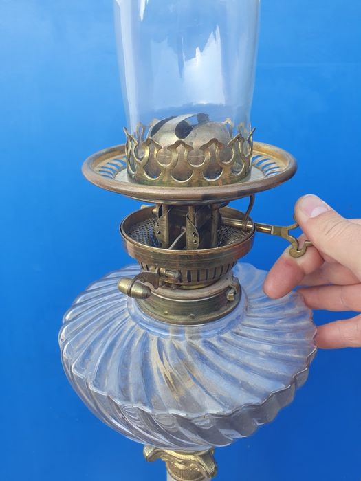 Lampă pe petrol sau gaz