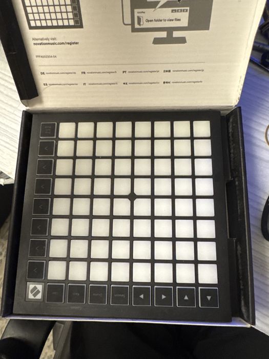 Продам launchpad mini mk3