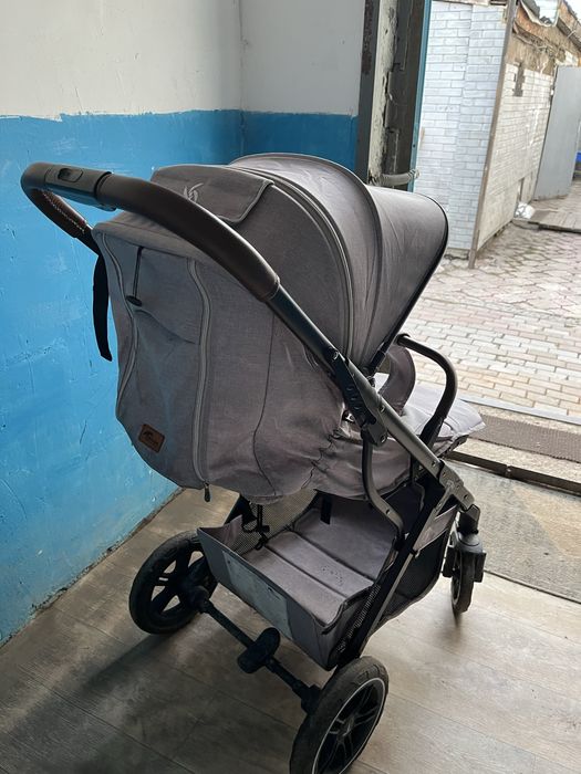 Коляска 10000тг