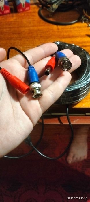 Кабель BNC с питанием 20 метров