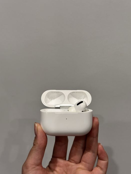airpods pro кейс + правый наушник