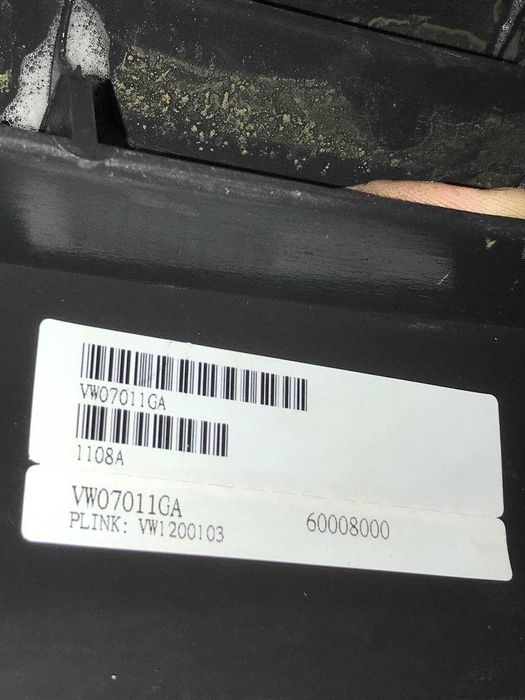 Решетка бампера VW GOLF 3 92-
