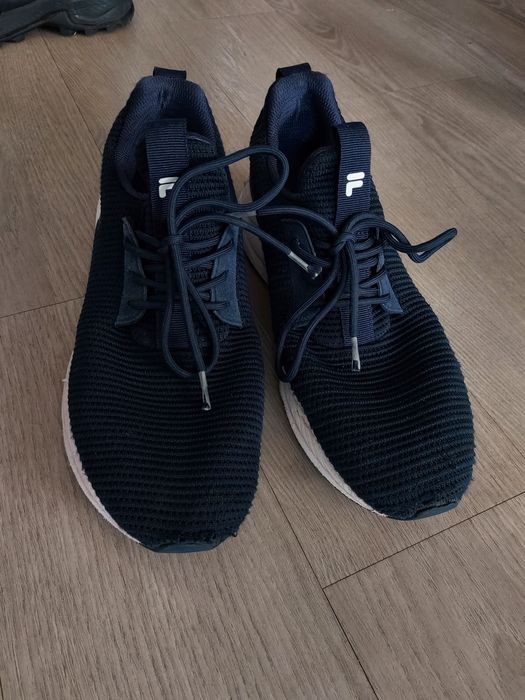 Кроссовки  FILA.