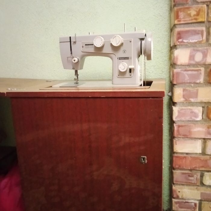 Tikuv mashina Padolskiy