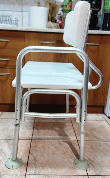 Banca (scaun) transfer pentru baie.