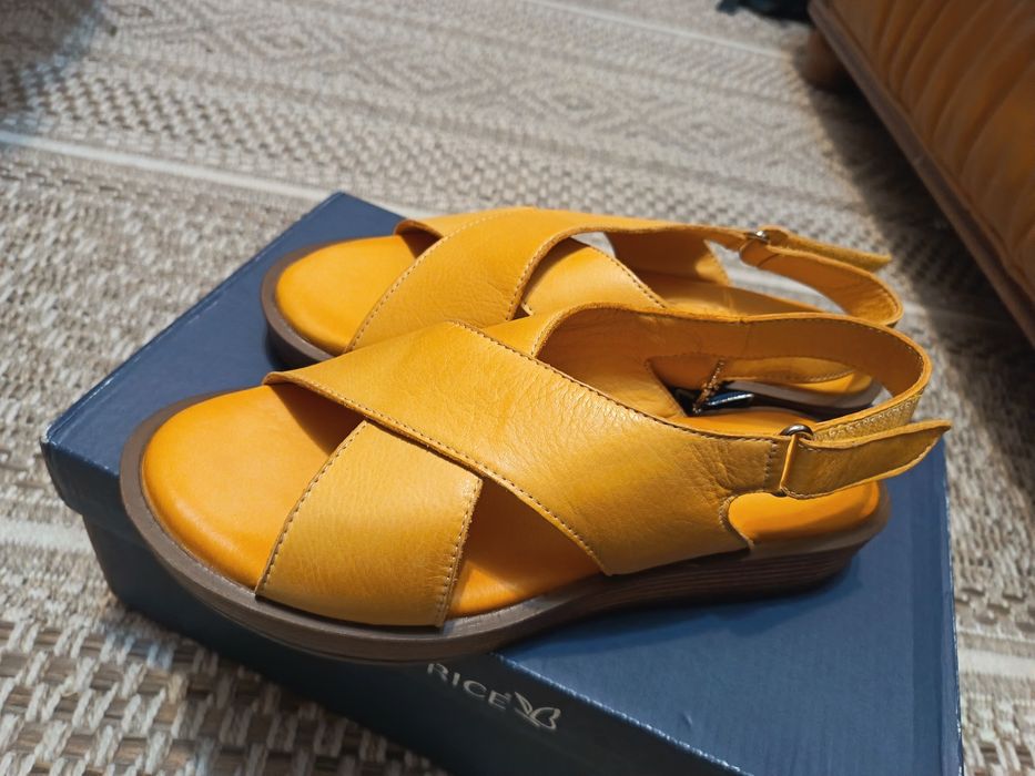 Sandala Caprice, nou, 37