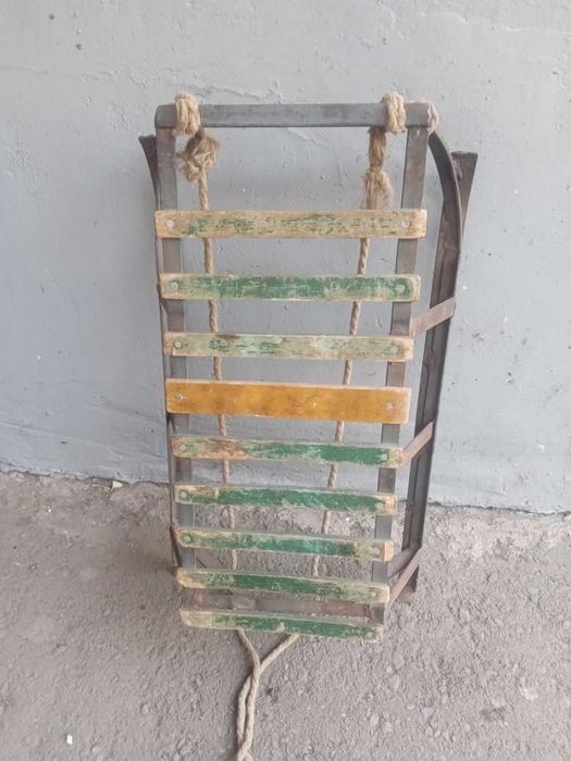 Продам санки металлические.
