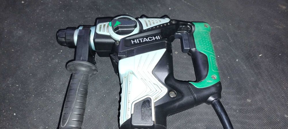 DH 28 PD HITACHI ciocan rotopercutor SDS- plus 3,5 J, cu aspirator praf detașabil
