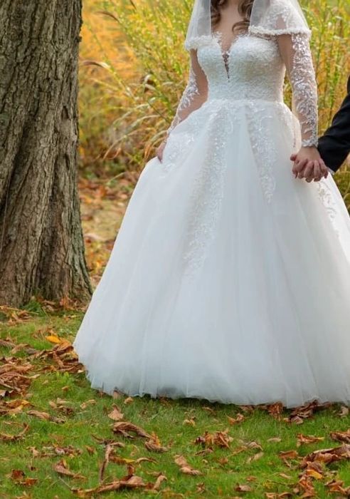 Rochie de mireasa purtata o singura data