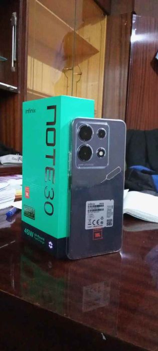Infinix note 30. 8+8/128.