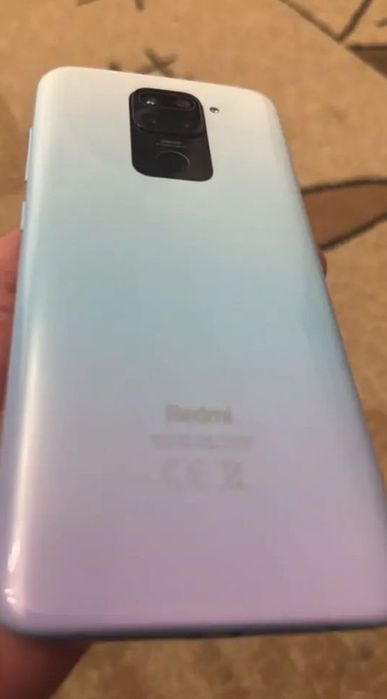 Продаю телефон редми ноте 9 иделаном состаяние миуай 13