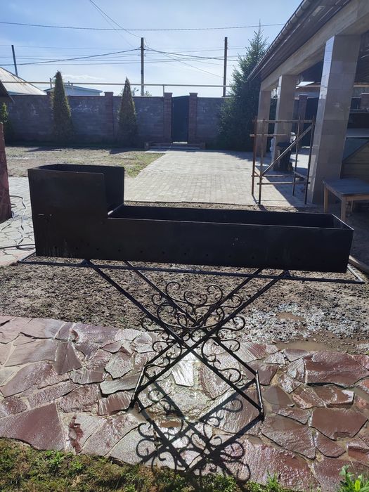 Продам мангал бу на подстолье