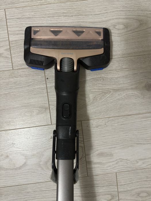 Aspirator vertical PHILIPS SpeedPro Max 25.2V defect, 75 min,perie led