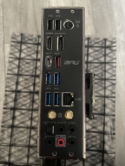 KIT GAMING HIGH-END – MSI Z490 + Intel i5-10500 + 16 GB DDR4 + M.2 Samsung 512 GB + Cooler Stock Intel