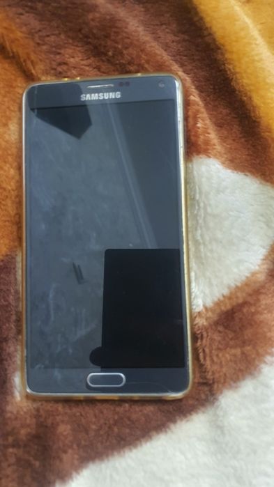 Samsung note 4 sotiladi ,kotta ekran,ruchkasi bor ,4g+