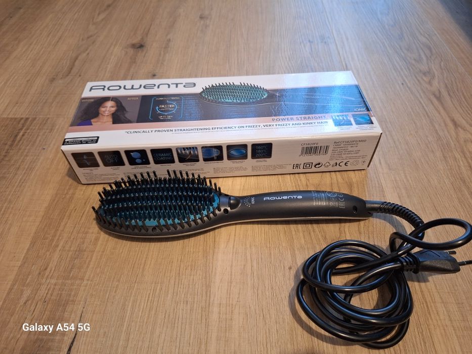 Perie pentru indreptat parul Rowenta Power Straight CF5820F0, 3 trepte