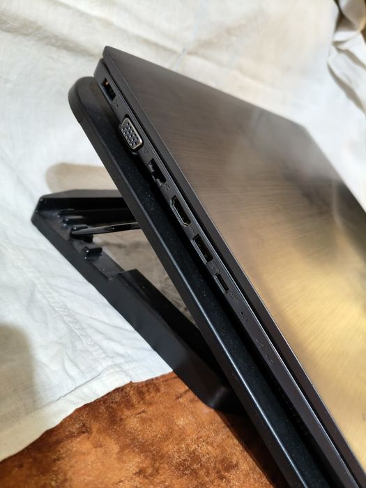 Lenovo ноутбук в полной комплектации, мощный, стильный