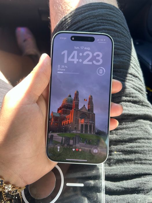 Vand iphone 17 simplu 256