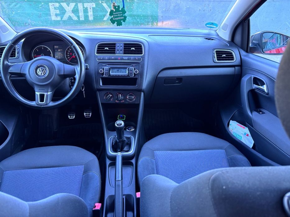 Vând Volkswagen polo 2011