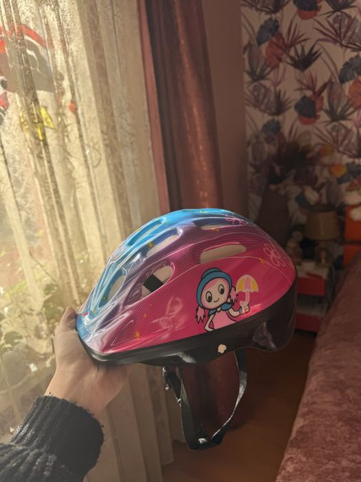 Продам два детских шлема для девочек