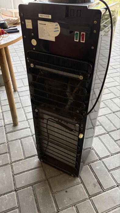 Кулер для воды Toshiba HD-1578D.