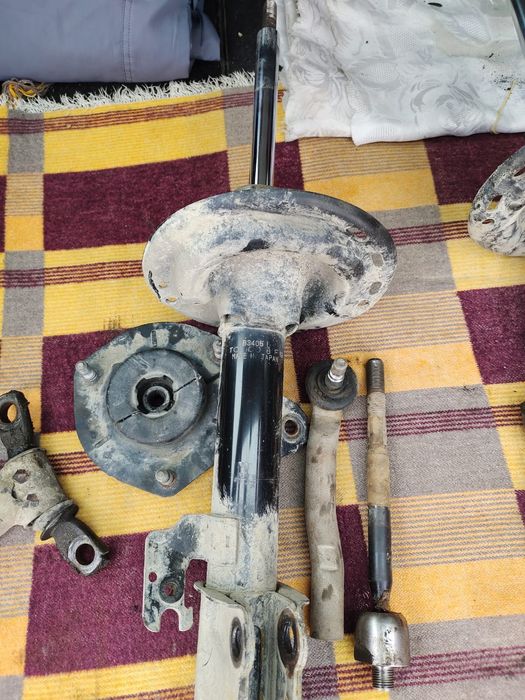 Амортизатор перед на хайландер