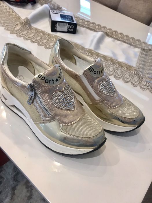 Дамски маратонки