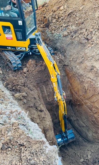 Servicii Mini excavator, săpături șanțuri apa,canalizare,curent,drena