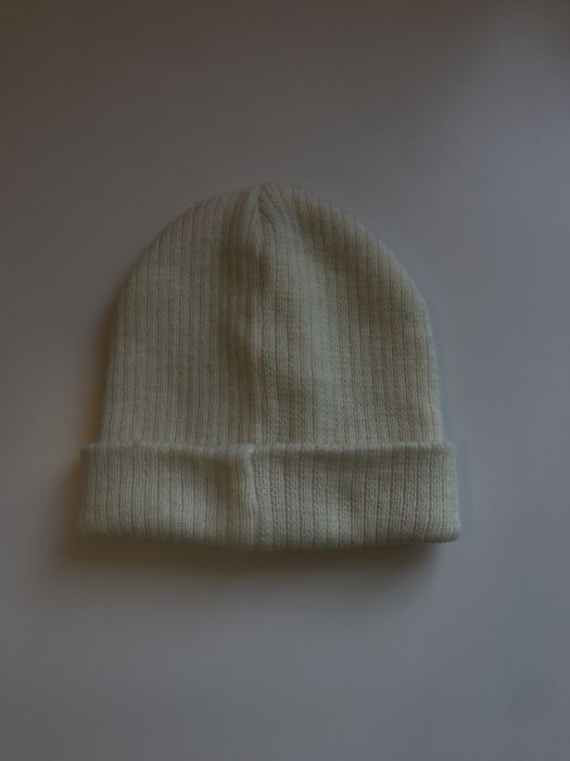 2 бр. Дамски шапки